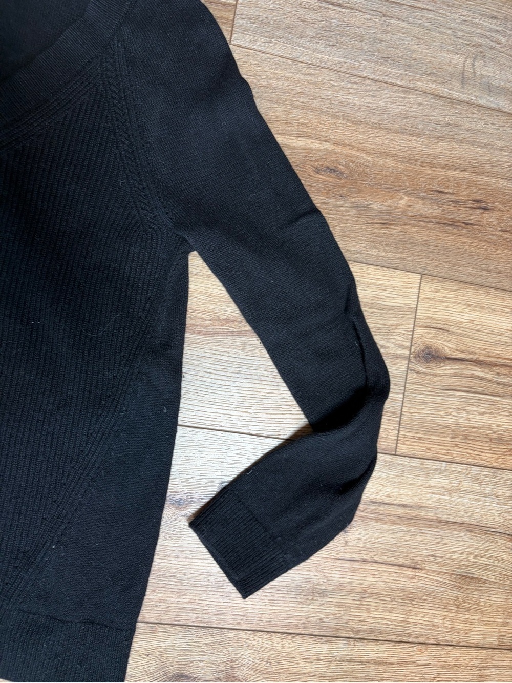 Talbots Classic Minimalist Wool & Cashmere Blend Ribbed V-Neck Sweater - Picture 3 of 8